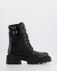CZARNE BOTKI GP610 VITEL NERO. Czarne botki Venezia, bez wzorów, ze skóry, bez obcasa, bez zapięcia. Za 269.00 zł.