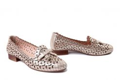 BOCCATO 010.1700 26T KHV złoty, półbuty damskie. Żółte półbuty wsuwane Boccato, na lato, w ażurowe wzory, ze skóry, bez obcasa, na obcasie. Za 280.42 zł.