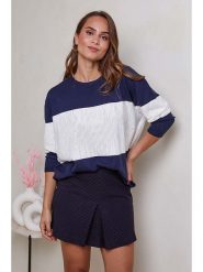 Soft Cashmere Sweter w kolorze granatowo-białym rozmiar: 38/40. Niebieskie swetry Soft Cashmere, bez wzorów, klasyczne, bez ramiączek. Za 110.04 zł.