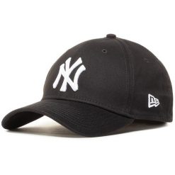 Czapka z daszkiem New Era. Czarne czapki z daszkiem New Era, bez wzorów. Za 99.99 zł.