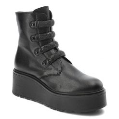 Czarne Botki Armodo Modne Obuwie Damskie. Czarne botki Armodo, bez wzorów, ze skóry, eleganckie, bez obcasa, na obcasie, bez zapięcia. Za 429.00 zł.