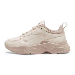 Buty Puma Cassia Sl 385279 05 różowe. Czerwone buty treningowe bez wzorów, z syntetyku, bez zapięcia. Za 557.23 zł.