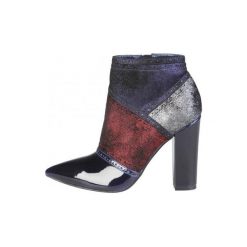 Fontana 2.0 Buty wysokie za kostke DILLY. Botki Fontana 2.0, bez wzorów, za kostkę, bez obcasa, bez zapięcia. Za 266.00 zł.