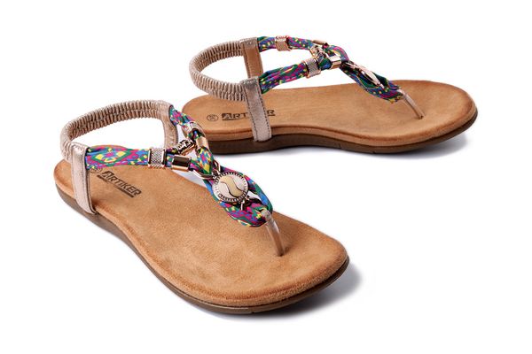 ARTIKER RELAKS 54C1324 multi/gold złoty, sandały damskie. Żółte sandały Artiker Relaks, bez wzorów, eleganckie, bez obcasa, na płaskiej podeszwie, bez zapięcia. Za 119.90 zł.