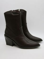 Bellucci Botki w kolorze brązowym rozmiar: 37. Brązowe botki Bellucci, bez wzorów, eleganckie, bez obcasa, bez zapięcia. Za 134.85 zł.