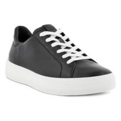 Buty do chodzenia damskie Ecco Sneaker Street Tray. Czarne buty treningowe ECCO, bez wzorów, z jeansu, bez zapięcia, trekkingowe. Za 804.00 zł.