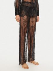 Hunkemöller Spodnie materiałowe Camille 300598 Czarny Relaxed Fit. Czarne spodnie materiałowe Hunkemöller, bez wzorów, z materiału. Za 99.99 zł.