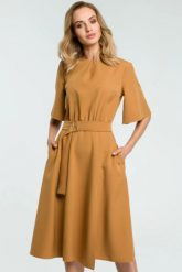 Sukienka elegancka rozkloszowana z paskiem brązowa. Brązowe sukienki Sukienki.shop, do pracy, l, bez wzorów, z elastanu, biznesowe, bez kołnierzyka, bez ramiączek, midi, dopasowane. Za 249.00 zł.