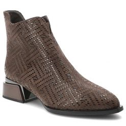 Botki damskie D&A by S.Barski o eleganckim fasonie z ażurową cholewką subtelnym połyskiem i niskim geometrycznym obcasem brązowe, JC62-1042 Brown. Brązowe botki S.BARSKI, w ażurowe wzory, z jeansu, eleganckie, bez obcasa, na obcasie, bez zapięcia. Za 279.00 zł.
