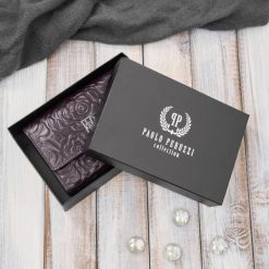 Portfel damski skórzany burgundowy w orientacji poziomej RFID Paolo Peruzzi AL-15-BGD. Czerwone portfele PAOLO PERUZZI, z aplikacjami, ze skóry. Za 79.00 zł.