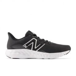 Buty treningowe damskie New Balance 411. Czarne buty do biegania New Balance, bez wzorów, z materiału, bez zapięcia, do biegania. Za 372.00 zł.