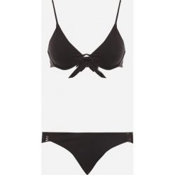 Czarne Bikini Hellele. Czarne bikini Born2be, bez wzorów, z tkaniny, eleganckie. W wyprzedaży za 83.99 zł.