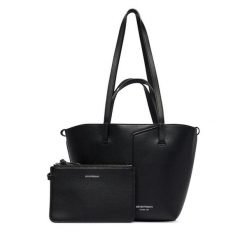 Torebka Emporio Armani. Czarne torebki klasyczne Emporio Armani, bez wzorów, klasyczne, bez dodatków. Za 2,069.00 zł.