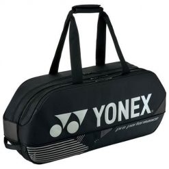 Torba sportowa unisex Yonex Pro Tournament. Czarne torby sportowe YONEX, bez wzorów, z materiału, na ramię. Za 469.00 zł.