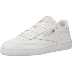 Buty do chodzenia damskie Reebok Club C 85. Białe buty sportowe lifestyle Reebok, bez wzorów, z materiału, bez zapięcia, trekkingowe, Reebok Club. Za 497.99 zł.