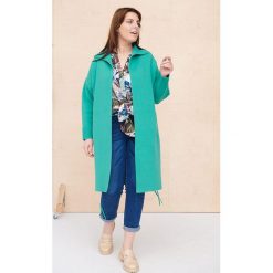 Płaszcz Damski Huggo Plus Size Absinth. Płaszcze blue shadow, plus size, bez wzorów, z dzianiny, bez kaptura. Za 419.90 zł.