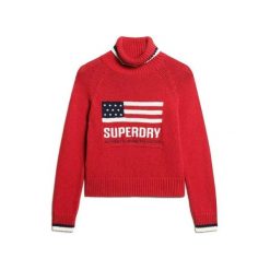 Sweter damski z golfem Superdry Americana. Czerwone swetry Superdry, na zimę, bez wzorów, vintage, bez ramiączek. Za 395.80 zł.