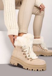 Beżowe Traperki na Tłoczonej Podeszwie Ozdobione Futerkiem Taiva. Brązowe traperki Born2be, bez wzorów, z jeansu, bez obcasa, na płaskiej podeszwie, bez zapięcia. Za 129.99 zł.