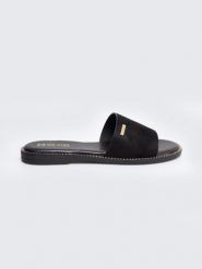 Klapki damskie czarne RR274618 906. Czarne klapki BIG STAR, bez wzorów, ze skóry ekologicznej, eleganckie, bez obcasa, bez zapięcia. Za 149.99 zł.