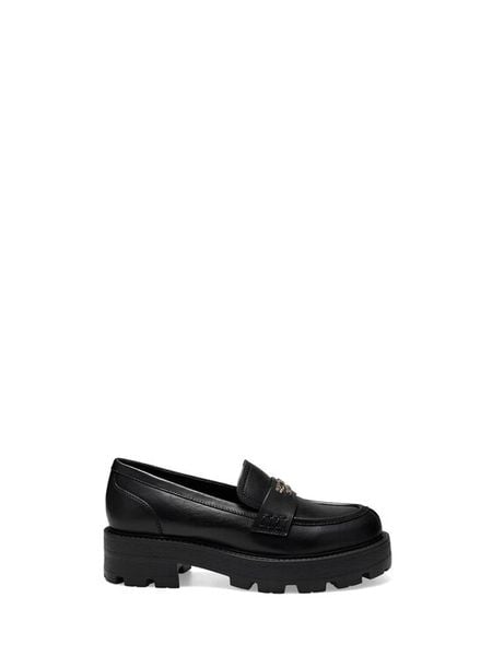 Guess Półbuty 184524 Czarny. Czarne półbuty wsuwane Guess, z aplikacjami, bez obcasa, na płaskiej podeszwie. Za 584.99 zł.