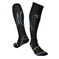 Skarpety kompresyjne unisex TEMPISH Clip. Czarne skarpetki Tempish, bez wzorów, z bawełny. Za 49.00 zł.