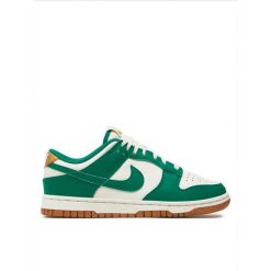 Buty do chodzenia damskie Nike Dunk Low. Zielone buty treningowe Nike, bez wzorów, z gumy, bez zapięcia, na fitness i siłownię. Za 554.00 zł.