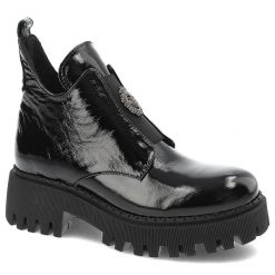 Czarne Lakierowane Botki Armodo Modne Obuwie Damskie. Czarne botki Armodo, z aplikacjami, z lakierowanej skóry, eleganckie, bez obcasa, bez zapięcia. Za 369.00 zł.