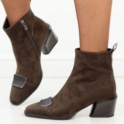 Brązowe skórzane botki damskie T.Sokolski 205. Brązowe botki Sokolski, z aplikacjami, z dzianiny, biznesowe, bez obcasa, na obcasie, bez zapięcia. Za 279.00 zł.