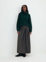 Sweter oversize z golfem - ciemnozielony. Zielone swetry Reserved, l, bez wzorów, z dzianiny, bez ramiączek. W wyprzedaży za 69.99 zł.
