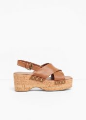 Sandały na korkowej koturnie. Brązowe sandały bonprix, bez wzorów, bez obcasa, na koturnie, bez zapięcia. Za 144.99 zł.