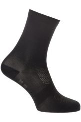 Skarpetki rowerowe wysokie 19 cm Essential czarne. Czarne skarpetki AGU, bez wzorów, z elastanu. Za 250.95 zł.