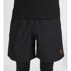 Szorty Dziecięce PlayerLayer Field Czarny 116-122 - Zrównoważone i Elastyczne. Czarne szorty Alpine Pro, bez wzorów, eleganckie. Za 76.99 zł.