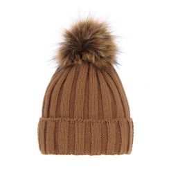 Czapka Zimowa z Pomponem Damska - Kamelowa. Brązowe czapki zimowe Molly, bez wzorów, z materiału. Za 59.90 zł.
