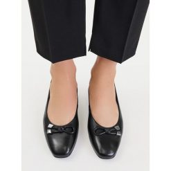 Baleriny Lasocki. Czarne baleriny Lasocki, bez wzorów, bez obcasa, bez zapięcia. Za 179.99 zł.