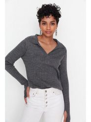 Trendyol Sweter w kolorze szarym rozmiar: S. Szare swetry Trendyol, s, bez wzorów, prążkowane, bez ramiączek. Za 86.99 zł.
