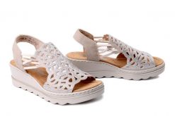 RIEKER 67465-62 beige, sandały damskie. Brązowe sandały Rieker, bez wzorów, bez obcasa, bez zapięcia. Za 255.92 zł.