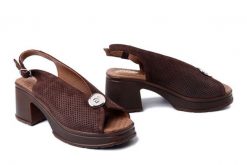 BOMBONELLA 116.E4053 S43 T KHV brązowy, sandały damskie. Brązowe sandały Bombonella, bez wzorów, ze skóry, bez obcasa, na obcasie, bez zapięcia. Za 250.67 zł.