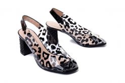BRENDA ZARO 4418 leopardo czarny, sandały damskie. Czarne sandały Brenda Zaro, bez wzorów, z gumy, bez obcasa, na obcasie, bez zapięcia. Za 269.69 zł.