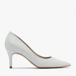 Czółenka Damskie OFELIA. Białe czółenka Ryłko, bez wzorów, ze skóry, bez obcasa, na szpilce, bez zapięcia. Za 349.99 zł.