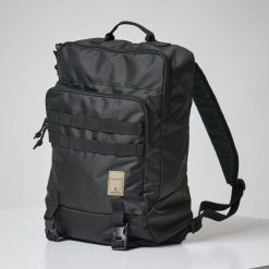 Plecak Tactical 100 20 litrów. Czarne plecaki SOLOGNAC, bez wzorów, z materiału, bez dodatków. Za 59.99 zł.