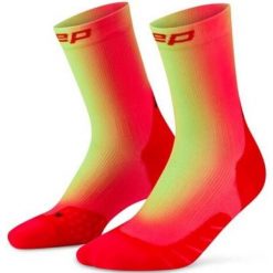 Damskie skarpety kompresyjne do połowy łydki do biegania gradientowe. Czerwone skarpetki CEP, bez wzorów, z elastanu. Za 114.00 zł.