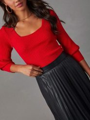 Milan Kiss Sweter w kolorze czerwonym rozmiar: M. Czerwone swetry Milan Kiss, m, bez wzorów, bez ramiączek. Za 196.24 zł.