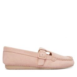 Mokasyny Clarks. Czerwone mokasyny Clarks, bez wzorów. Za 389.99 zł.