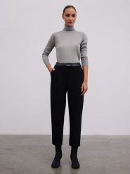 BGN Spodnie w kolorze czarnym rozmiar: 38. Czarne spodnie materiałowe BGN, bez wzorów, z materiału. Za 148.61 zł.