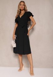 Czarna Kopertowa Sukienka z Rozkloszowanym Dołem i Ozdobnym Wiązaniem Dannola. Czarne sukienki Renee, na co dzień, m, bez wzorów, eleganckie, bez kołnierzyka, bez ramiączek, midi, kopertowe. W wyprzedaży za 99.99 zł.