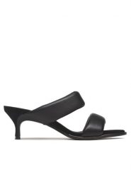 Furla Klapki Vega YG07VEG-2S0000-O6000-1-065-20-IT-3900 S Czarny. Czarne klapki Furla, bez wzorów, ze skóry, bez obcasa, bez zapięcia. Za 719.99 zł.