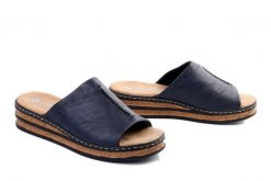 RIEKER 62905-14 blue, klapki damskie. Niebieskie klapki Rieker, bez wzorów, bez obcasa, na koturnie, bez zapięcia. Za 289.90 zł.