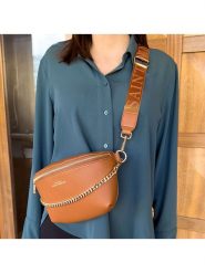 ATELIERS SAINT GERMAIN Skórzana saszetka w kolorze jasnobrązowym - 26 x 15 x 9 cm rozmiar: onesize. Brązowe nerki i saszetki ATELIERS SAINT GERMAIN, bez wzorów, z materiału, sportowe, bez dodatków. Za 369.99 zł.