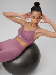 4F Biustonosz do jogi bezszwowy z niskim wsparciem damski - różowy XS/S. Czerwone biustonosze sportowe 4f, bez wzorów, na jogę i pilates. Za 99.99 zł.