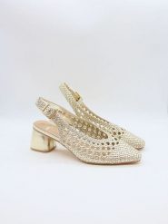 Bellucci Czółenka w kolorze złotym z paskiem rozmiar: 41. Żółte czółenka Bellucci, bez wzorów, klasyczne, bez obcasa, bez zapięcia. Za 130.99 zł.